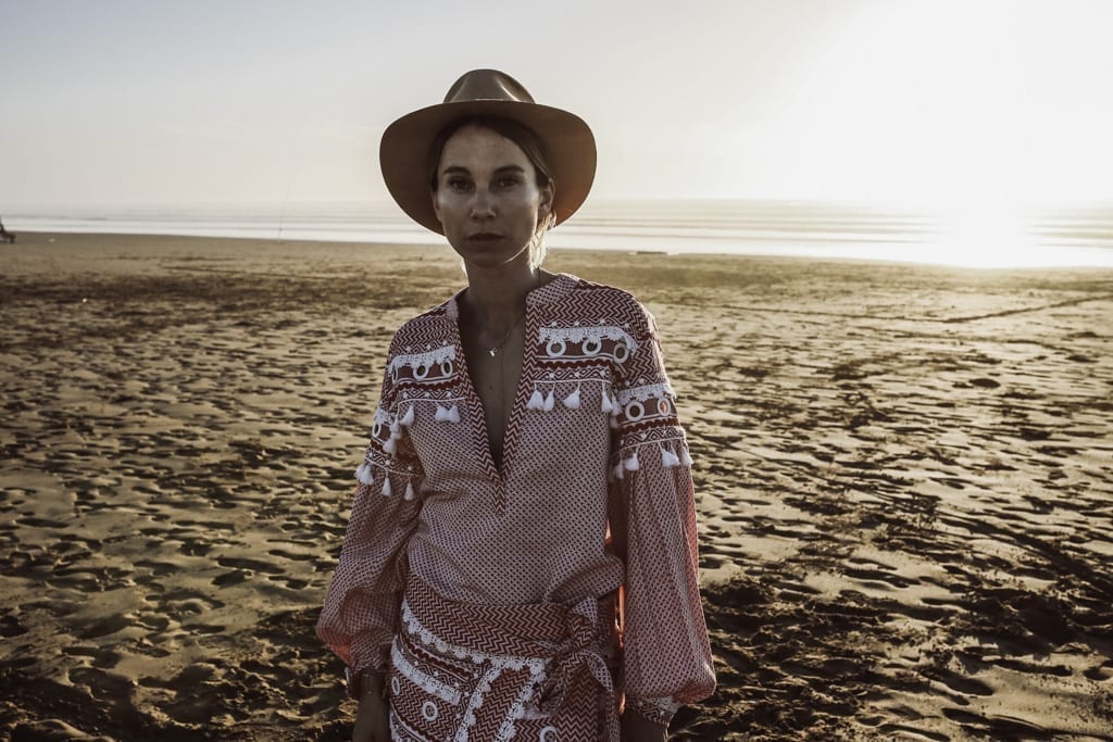Karin Kaswurm am Strand von Agadir, Marokko